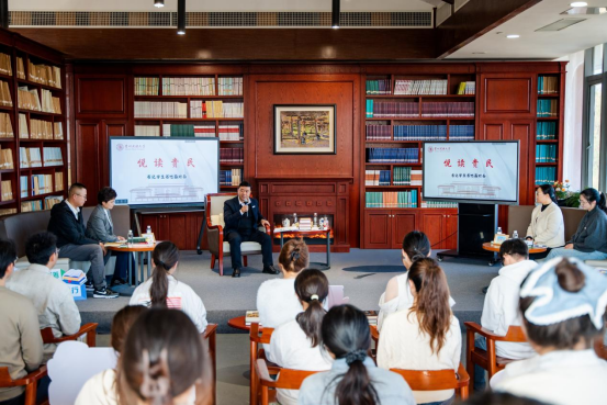 贵州民族大学 “悦读贵民” 之“书记·学生”书吧面对面读书会举办