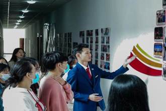 “沉浸式”探秘模拟舱——旅游与航空服务学院开展“模拟舱开放日”活动