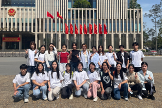 贵州民族大学东盟人文学院赴越交流学生参加国家领导人访问越南期间志愿服务活动
