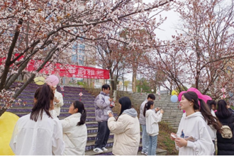 “迎春乐令·春韵雅集”  我校图书馆举办“共享春天之美，播种诗意阅读”主题阅读活动
