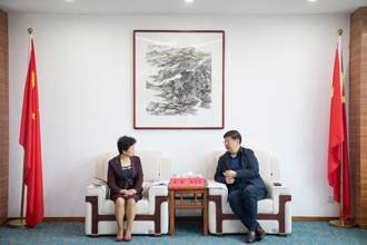 省政协副主席、民盟省委主委冉霞率队到贵州民族大学调研指导工作