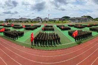 贵州民族大学举行2022级学生军训暨国防教育思政课开班动员大会