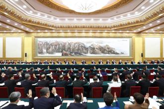 新华网：（二十大受权发布）党的二十大主席团举行第一次会议 习近平出席会议并作重要讲话