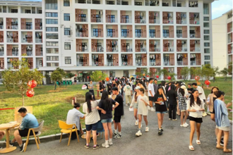 我校旅游与航空服务学院“一站式”学生社区开展“月满中秋·游园雅集”活动