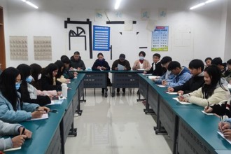 校党委委员、副校长汪红深入民族医药学院开展“三联系”工作