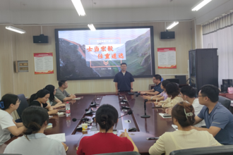 加强校企合作 贵州中青旅董事长、总经理朱曦为贵州民族大学旅游与航空服务学院学子作讲座