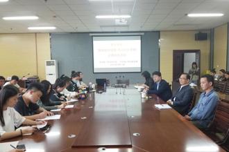 校党委书记张学立参加美术学院“我和我的祖国 牢记初心使命”主题党日学习活动和学生三联系见面座谈会