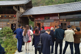 我校西南傩文化研究院主办“傩文化资源开发利用与贵州旅游发展”专家座谈会