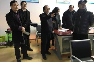 校党委副书记张鹏程率队开展假期校园安全巡查