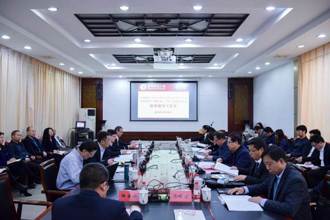 我校教育硕士专业学位授权点接受全国教育专业学位研究生教育指导委员会检查 张学立 陶文亮 王林 韦维会见专家组并座谈
