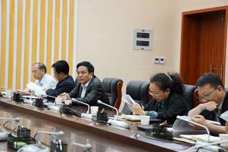 我校召开党建扶贫工作推进会