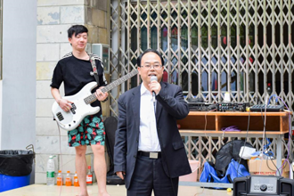 国际教育学院留学生举办泼水节