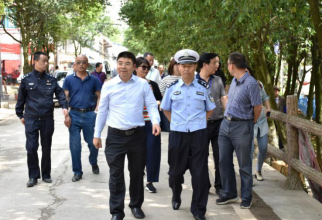 校领导陶文亮、周杰巡视花溪校区扫黑除恶工作成效