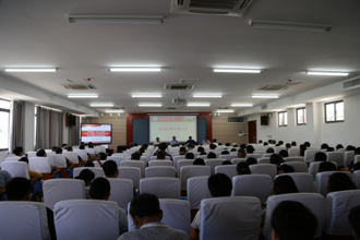 我校召开全校中层干部会议 部署2019年暑期工作