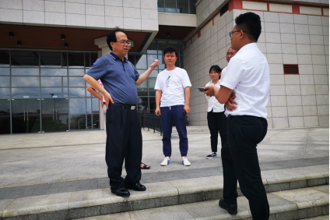 校党委副书记张鹏程同志在新校区巡察暑期校园安全工作