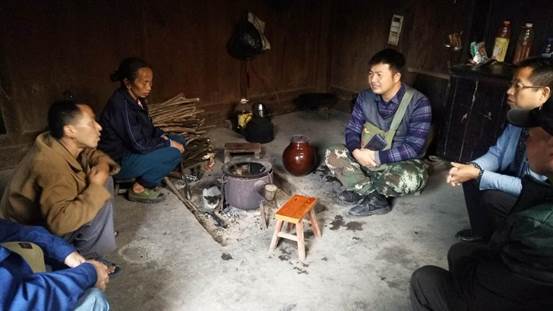 4到报友村稿荣组调解相邻土地纠纷(2018年10月9日上午10:00