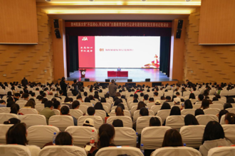 校党委书记张学立为师生党员上主题教育专题党课