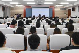 “外交官进校园”活动走进贵州民族大学
